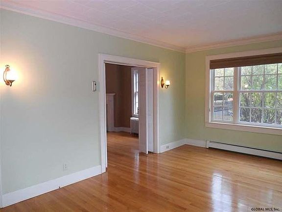 3rd image of 22 Roosevelt Ave