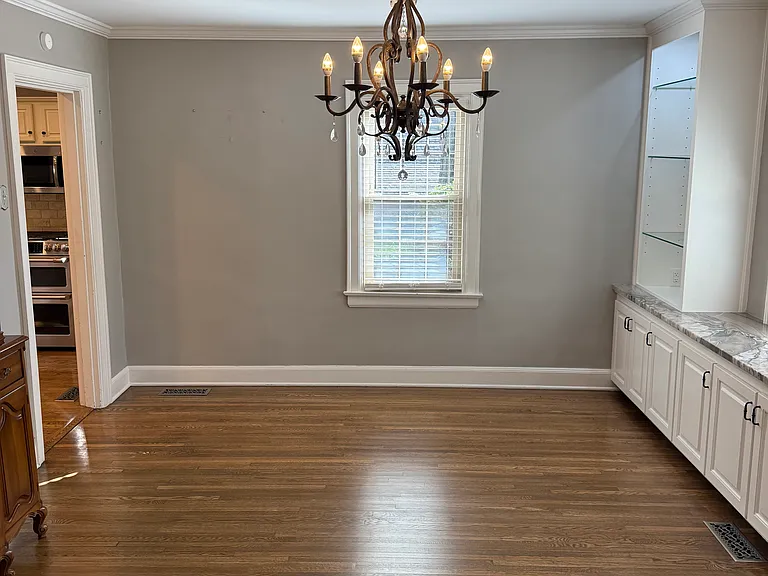 2629 E Broad St — Photo 4