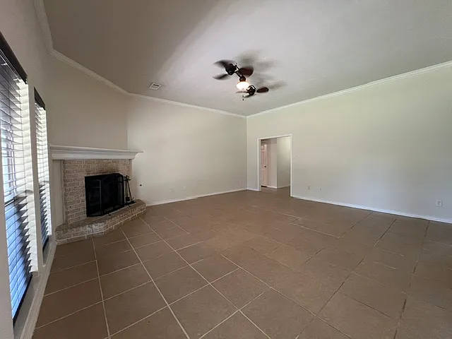 1880 Mullins Ct — Photo 6