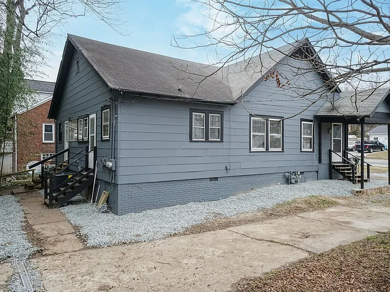 N Main St Duplex — Photo 3
