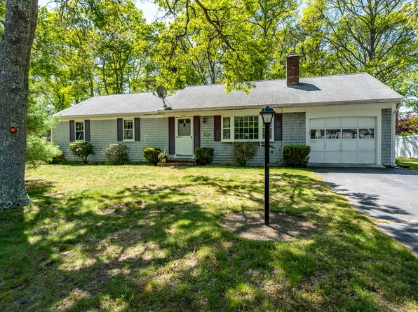 231 Monomoy Circle, Centerville, MA 02632