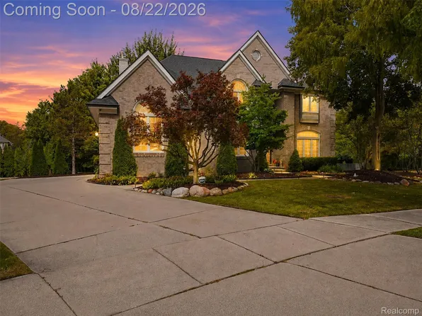 22099 Barclay Ct, Novi, MI 48374