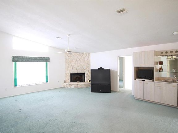 2nd image of 1458 Quail Lake Dr