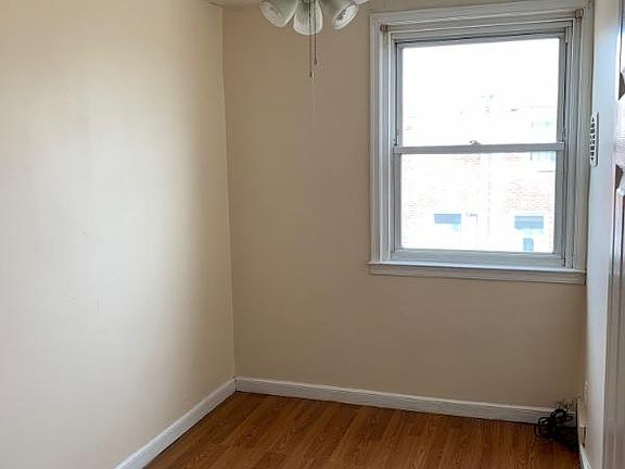 3rd image of 6605 Eastwood St