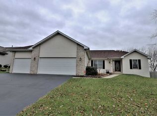 6153 Valhalla Dr, Loves Park, IL 61111