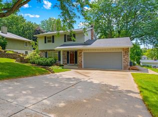 711 Wexford Way, Hartland, WI 53029