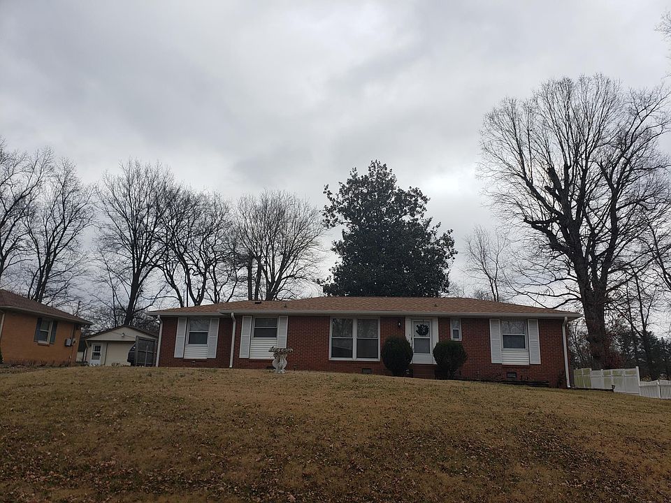 1st image of 105 Meadowbrook Dr