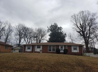 105 Meadowbrook Dr, Clarksville, TN 37042