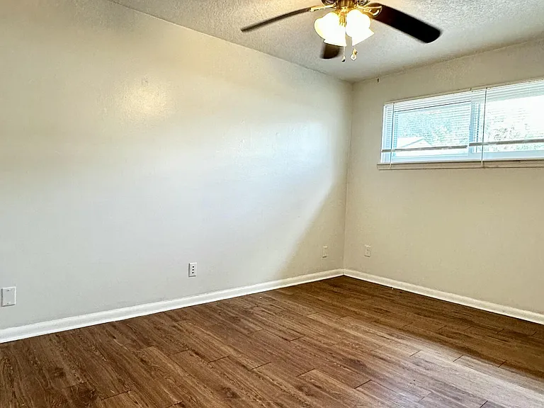 2821 Searchwood Dr — Photo 6