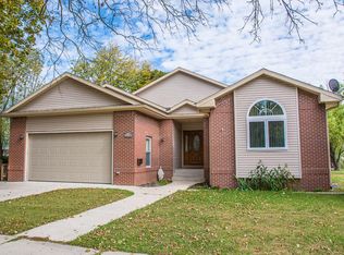 1105 Madison St, Lake Geneva, WI 53147