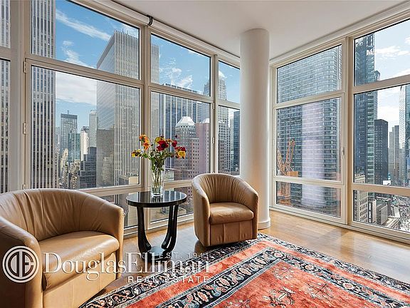 3rd image of 1600 Broadway #Ph3d
