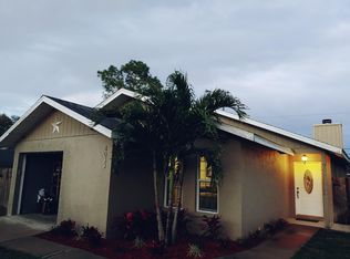 4033 Ponea Dr, Sarasota, FL 34241