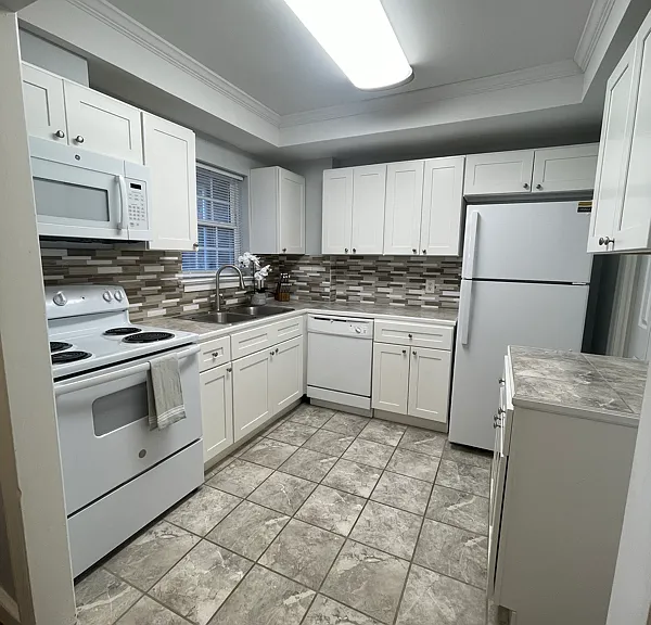 2846 Walton Way #10 — Photo 15