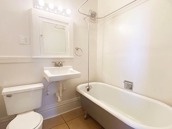 Clawfoot Tub with Shower Halo