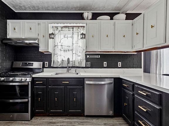 3rd image of 1174 Riverside Ave