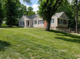 136 NE Briarcliff Rd, Kansas City, MO 64116