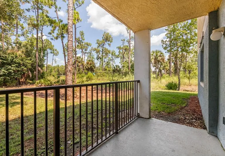 Tuscan Isle Apartments — Photo 24