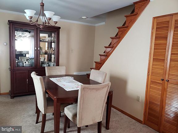 3rd image of 211 S Nichols St