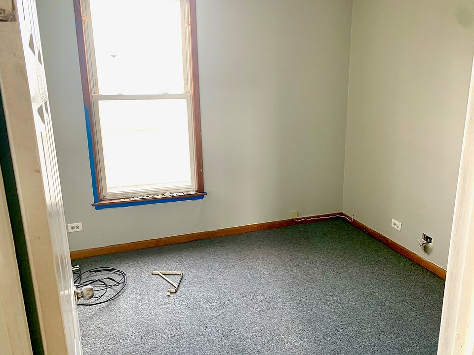 2nd image of 534 N Springfield Ave