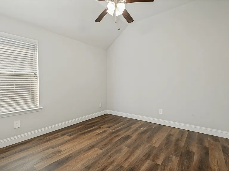 328 Van Buren Dr — Photo 10