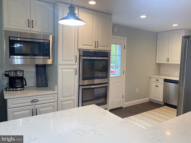 7705 Carrleigh Pkwy — Photo 10