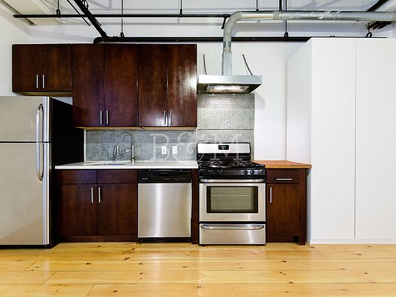 3rd image of 350 Manhattan Ave APT 105