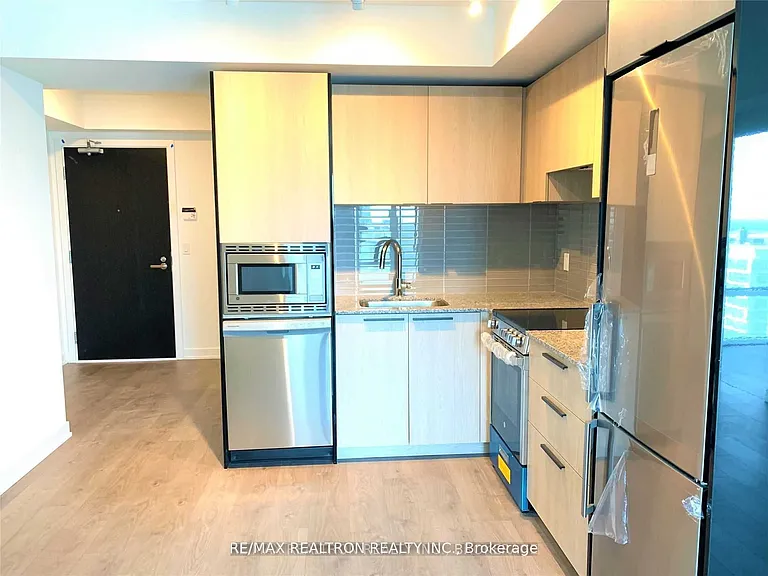 501 Yonge St #4009 — Photo 6