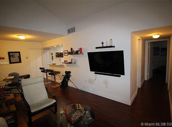 4th image of 9735 Fontainebleau Blvd #G314