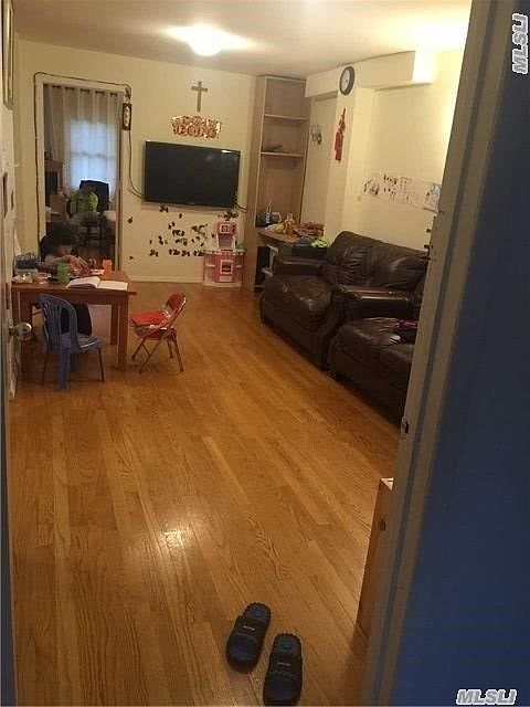1st image of 24058 68th Ave