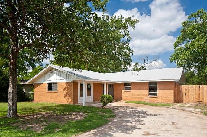 Front - Large Driveway