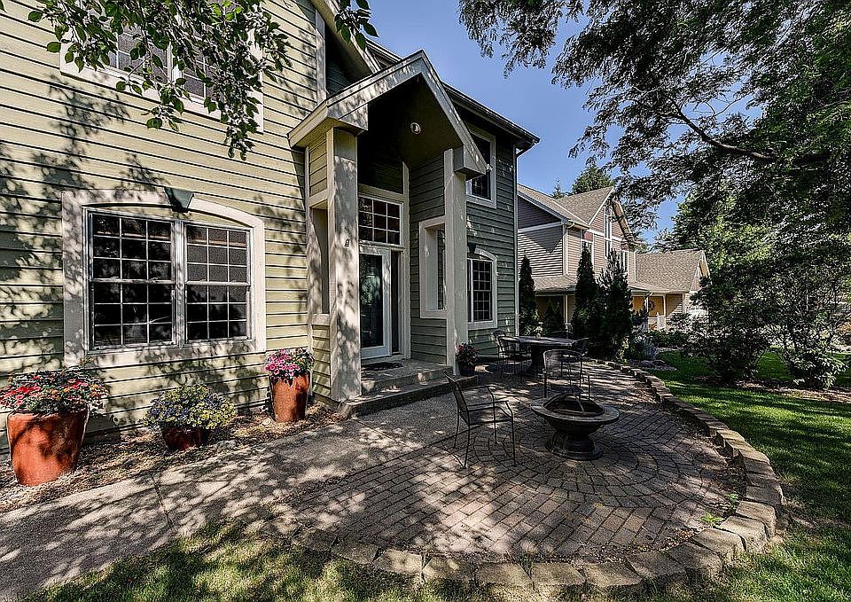 2nd image of 718 Brentwood Ln