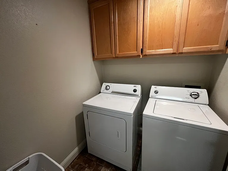 125 Johnson St — Photo 16