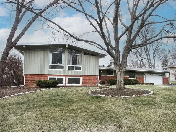 0N114 Robbins St, Winfield, IL 60190