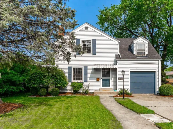 1715 Poinsette Dr, Fort Wayne, IN 46808
