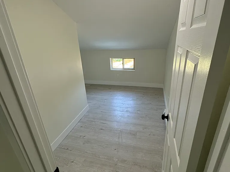 900 Mill St #6 — Photo 8