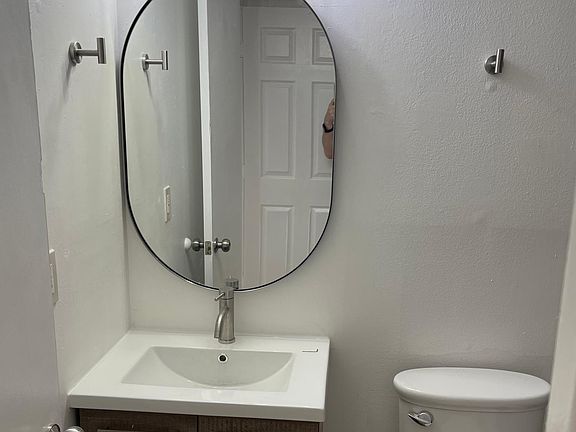 3rd image of 3814 Valley Tree Dr