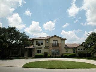 2nd image of 12 Autumn Oaks Dr