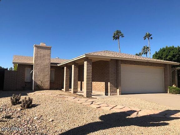 2nd image of 844 N 85th Pl