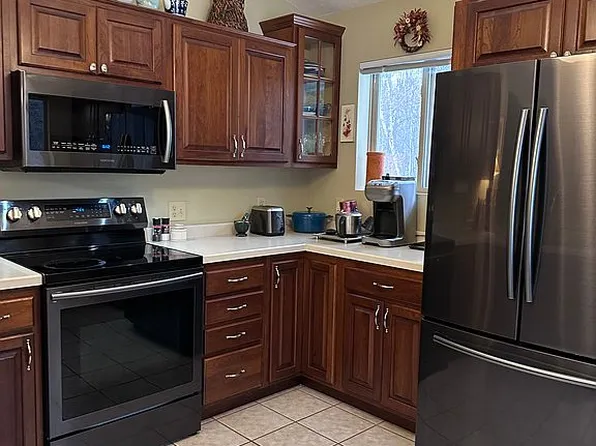 22 Grandview Cir, Marquette, MI 49855