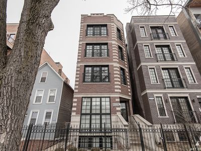 3309 N Sheffield Ave APT 3, Chicago, IL, 60657