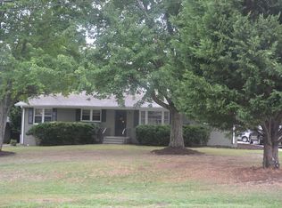 302 Avon Dr, Taylors, SC 29687