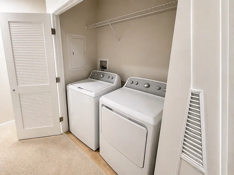 3160 Edgehill Dr — Photo 11