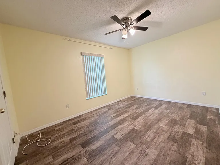 1613 SW Whipple Ave — Photo 35
