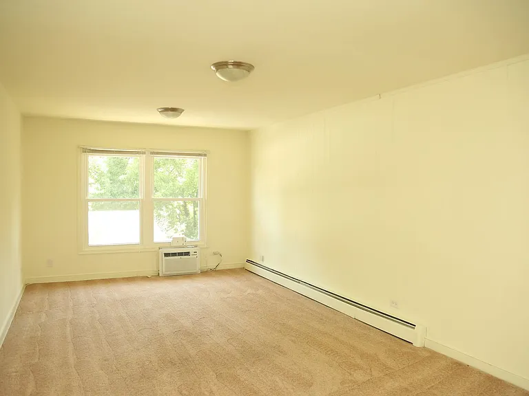 Gardenwood Apartments — Photo 14