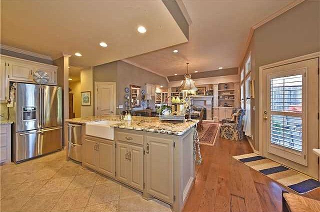 2nd image of 616 Glenlake Dr