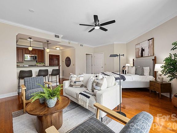 4th image of 300 W 5th St APT 446