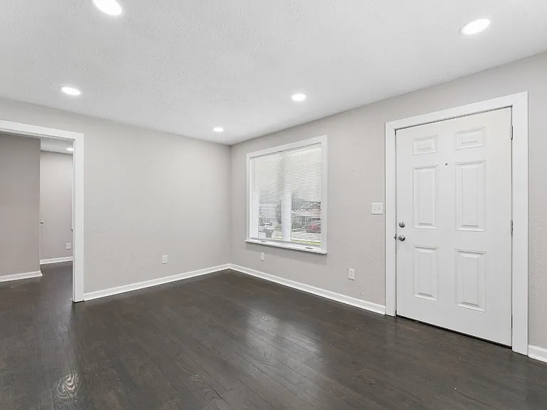 1314 S Emery St — Photo 22