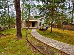 5 Clover Leaf Ct, Medford, NJ 08055