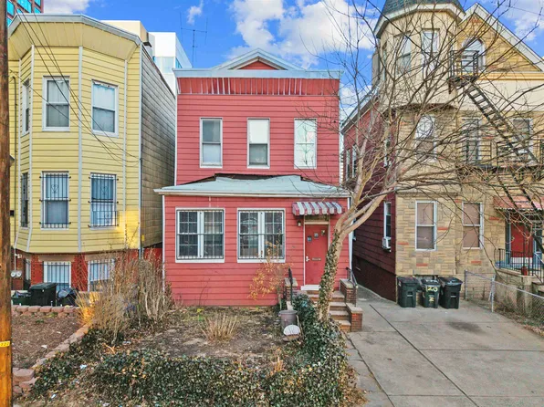 122 Magnolia Ave, Jersey City, NJ 07306