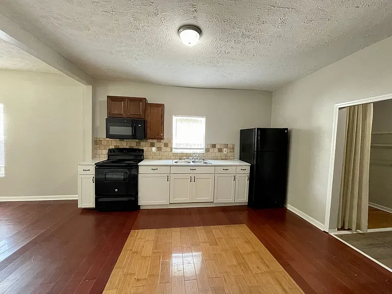 111 Marne Ave — Photo 5